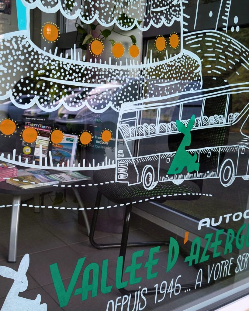 MarineChalayer_peinturesurvitrine_rhonealpes