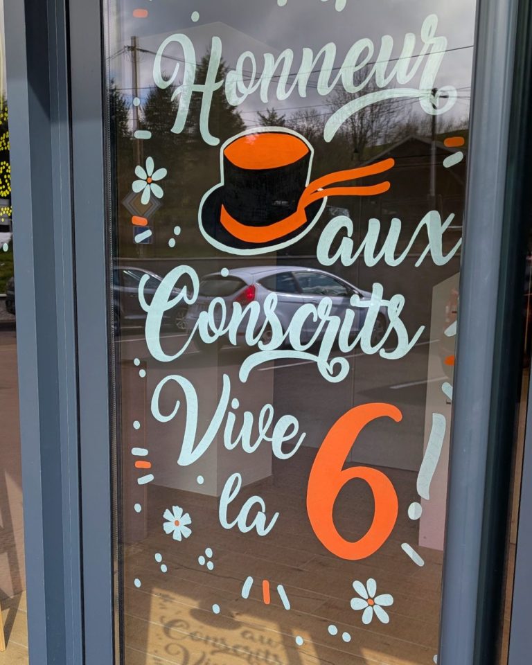 Marine Chalayer_peinture sur vitrine_conscrit_beaujolais