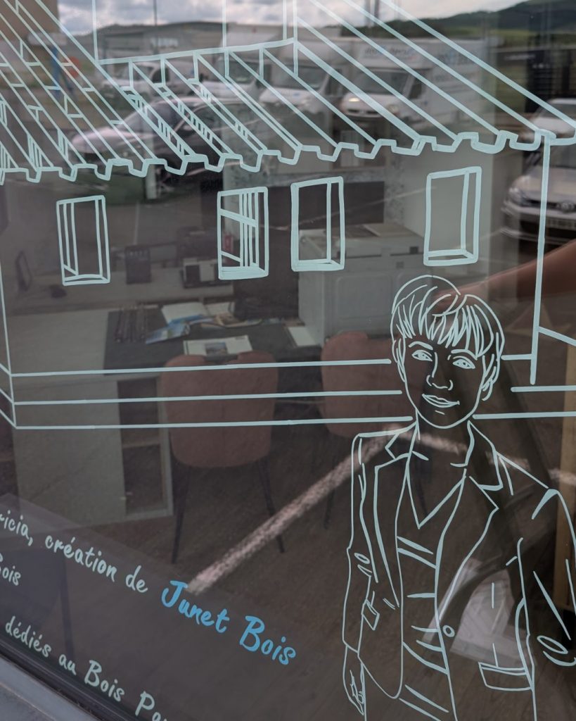 Marine Chalayer_peinture sur vitrine_Tarare_rhone _ alpes