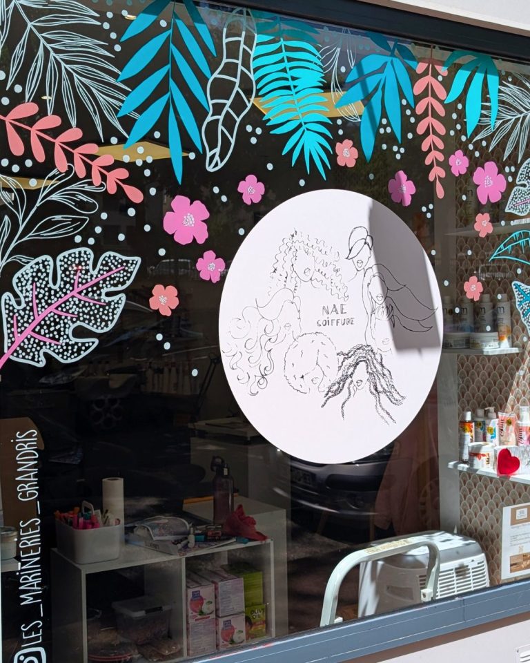 Marine Chalayer_peinture sur vitrine_Tarare_rhone _ alpes