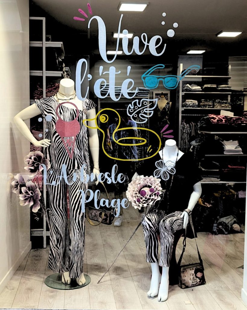 Marine Chalayer_peinture sur vitrine_L'Arbresle_rhone _ alpes
