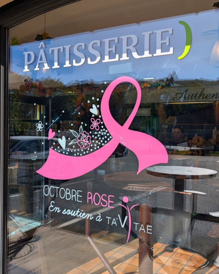 MarineChalayer_peinturesurvitrine_octobre_rose_rhonealpes